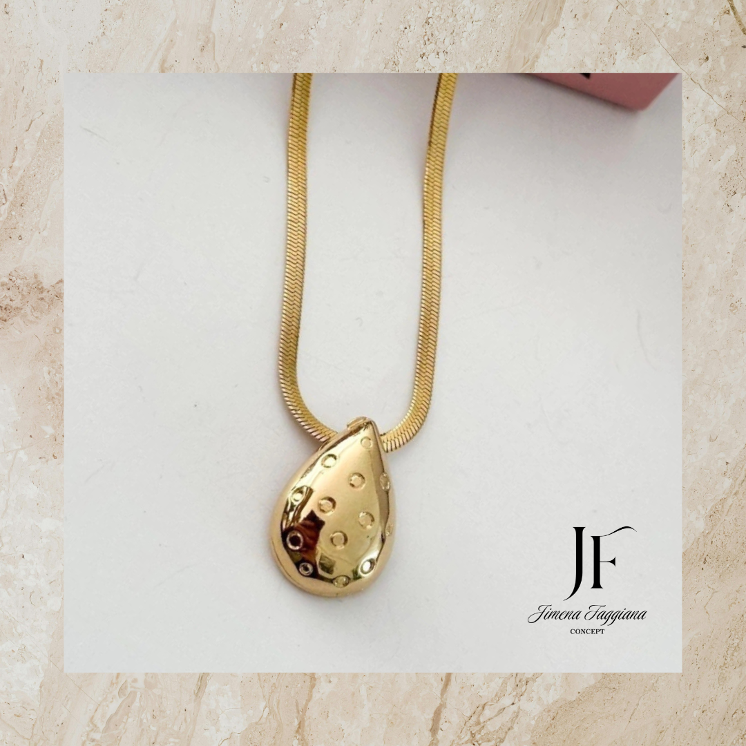 Collar gota plana