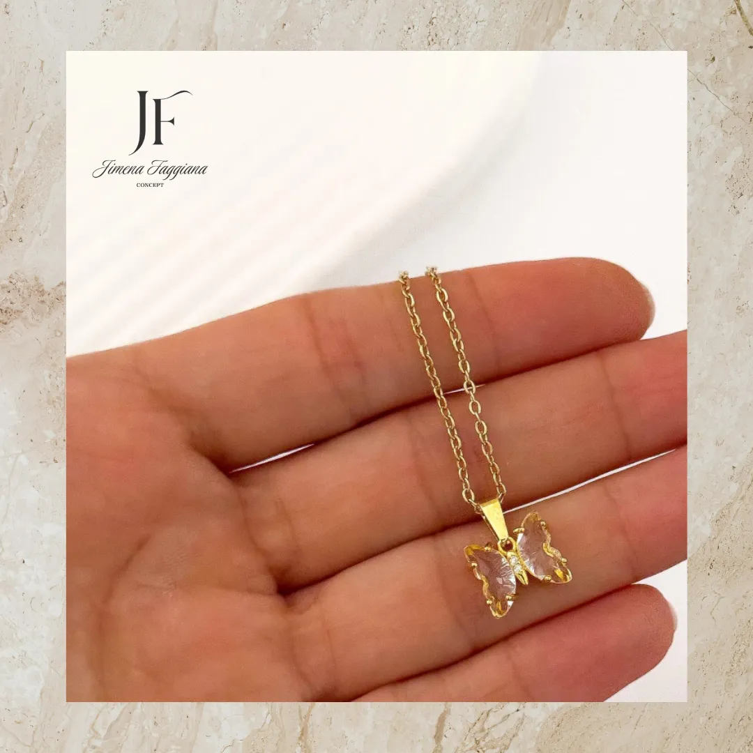 Collar acero dorado con mariposa transparente - Jimena Faggiana Concept